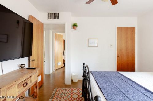 1631 Catalina Dr, Phoenix AZ 85018-7212 exterior