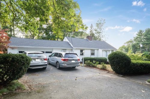 7 Lucille Pl, Newton, MA 02464-1210