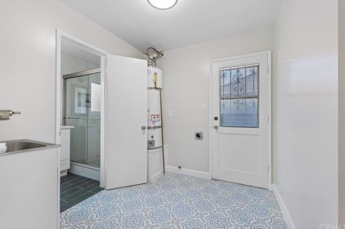 15541 Woodcrest Dr, Whittier CA  90604-3238 exterior