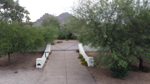 5317 40th St, Phoenix, AZ 85018-1601