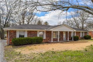 133 Joslin Ave, Gallatin, TN 37066-3927