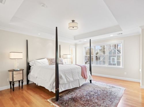 51 Mann Ave, Needham MA 02492-4533 exterior