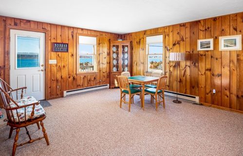 176 Central Ave, Marshfield MA 02047-6149 exterior