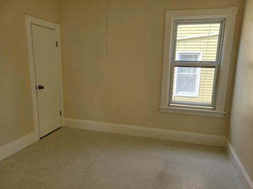 67 Winsor St, New Bedford MA 02744-1843 exterior