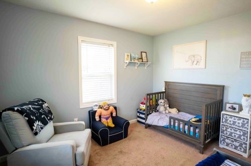 81 Cherry Tree Ln, New Bedford MA 02740-1826 exterior