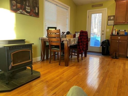 44 Dawson Rd, Worcester MA 01602-1213 exterior