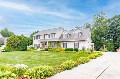 42 Rachael Ter, Montgomery, MA 01085-1882