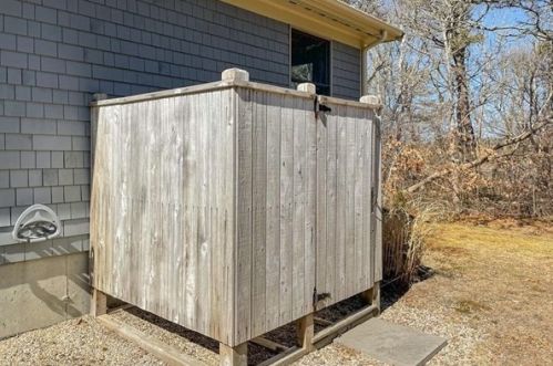 3 Bassett Wood Rd, Harwich MA 02645-2470 exterior