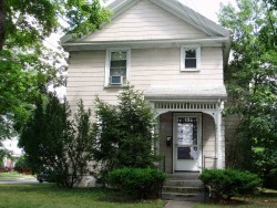 249 California St, Newton, MA 02458-1049