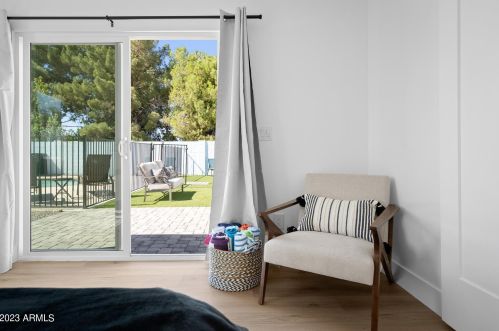 5215 Cambridge Ave, Phoenix AZ 85008-1213 exterior