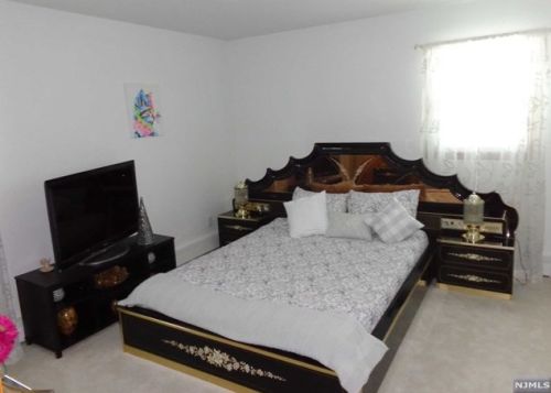 133 Belgrove Dr, Kearny NJ 07032-1505 exterior