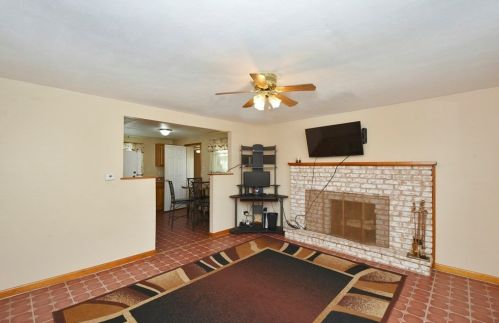 98 Kenberma Rd, Worcester MA 01604-5308 exterior