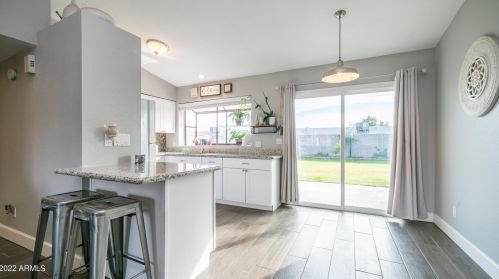 10817 Campbell Ave, Phoenix, AZ 85037-5403