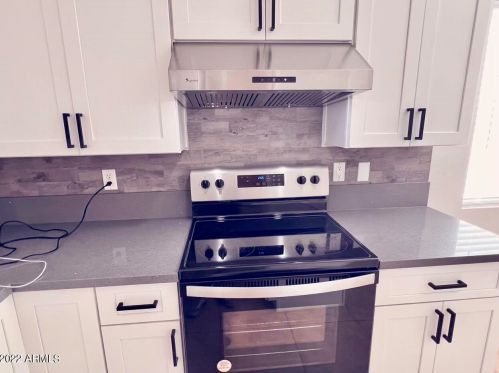 5825 31st Dr, Phoenix AZ  85041-4304 exterior