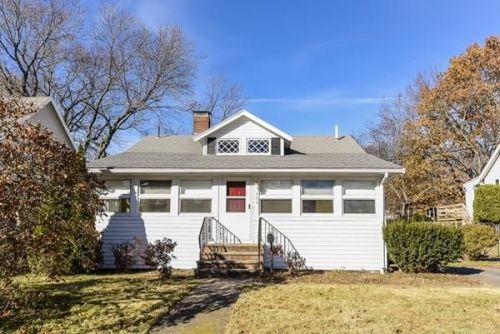 453 Cedar St, Dedham, MA 02026-5114