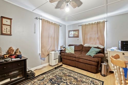 9 Eagle Hl Rd, Ipswich MA 01938-1305 exterior