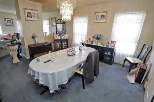 10 Viall St, New Bedford MA 02744-2505 exterior