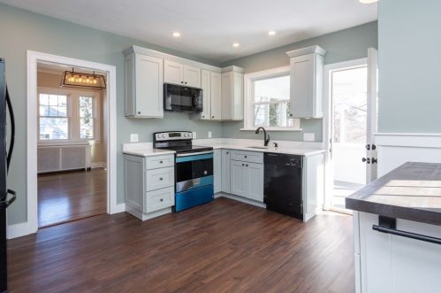 7 Chamberlain Pkwy, Worcester MA 01602-2507 exterior