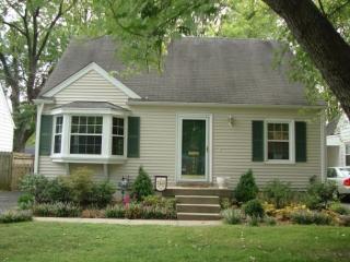 3326 Grandview Ave, Louisville KY  40207-3602 exterior