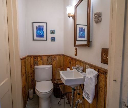 77 Mcclellan St, Amherst MA 01002-2012 exterior