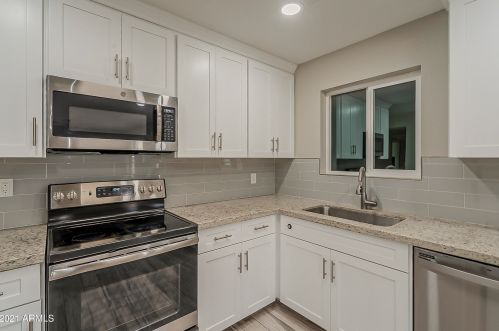 4007 El Caminito Dr, Phoenix AZ 85051-4623 exterior