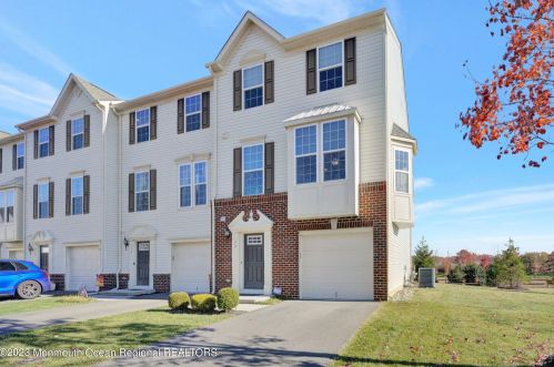 72 Kyle Dr, Tinton Falls, NJ 07712-7536