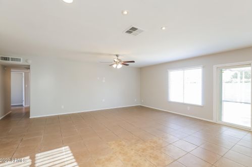 2624 Cactus Rd, Phoenix AZ  85032-7043 exterior