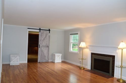 511 Central Ave, Needham, MA 02494-1409