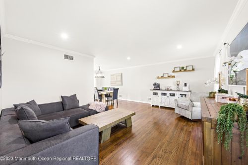 450 Branch Ave, Little Silver NJ  07739-1111 exterior