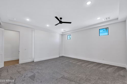 2053 37 Pl, Phoenix AZ 85050-8309 exterior