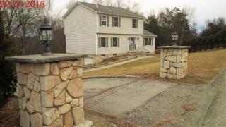 16 White Oak Cir, Wingdale, NY 12594-1354