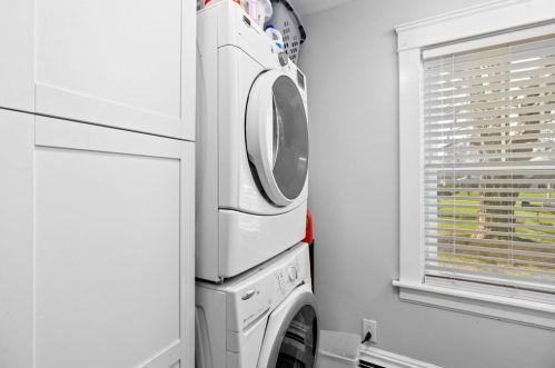 24 Main St, Berkley MA  02779-1399 exterior