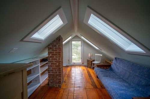 77 Mcclellan St, Amherst MA 01002-2012 exterior