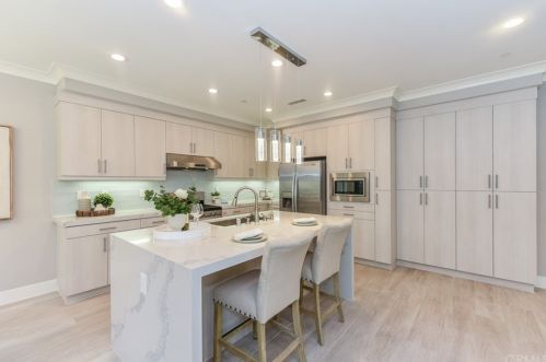 32 Larkfield, Irvine CA 92620-2140 exterior