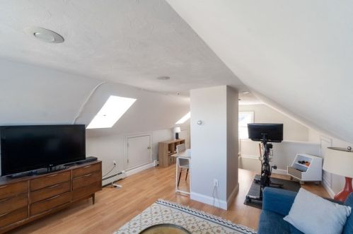 12 Narragansett Rd, Quincy MA 02169-2453 exterior