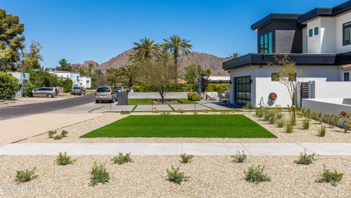 3115 60th St, Phoenix, AZ 85018-6704