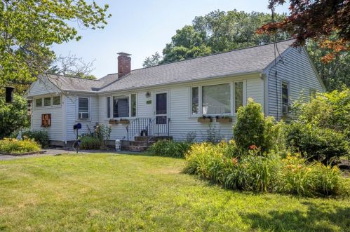 455 Center St, East Bridgewater, MA 02324-1309