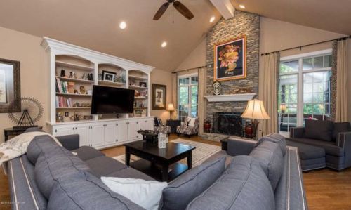 17208 Ash Hill Dr, Louisville, KY 40245-6105