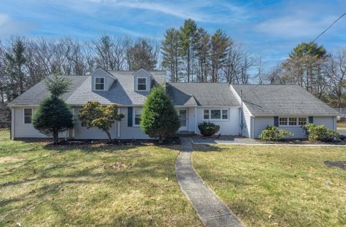 266 Sportsmans Trl, Whitman, MA 02382-1726