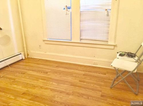 85 1st Ave, Kearny NJ  07032-4026 exterior