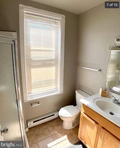 913 15th St, Philadelphia PA  19146-2216 exterior