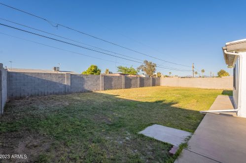 3320 Claire Dr, Phoenix AZ 85032-4933 exterior