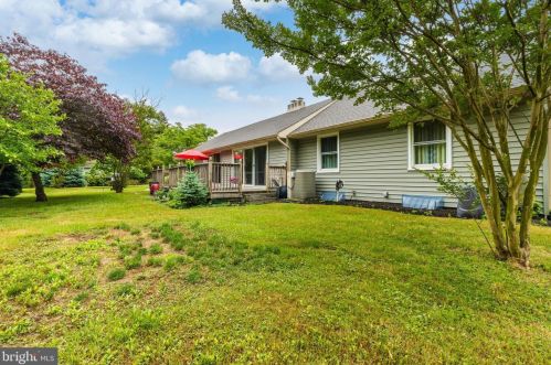 237 Elm Ave, West Deptford NJ 08051-1506 exterior