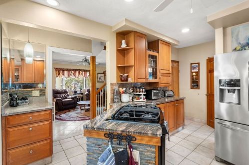 293 Washington St, Gloucester MA 01930-4815 exterior