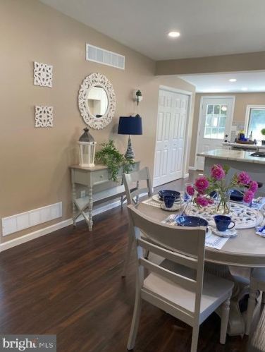 1564 Center St, West Deptford NJ  08086-3098 exterior