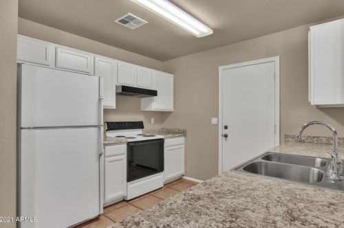 10852 Devonshire Ave, Phoenix, AZ 85037-5751