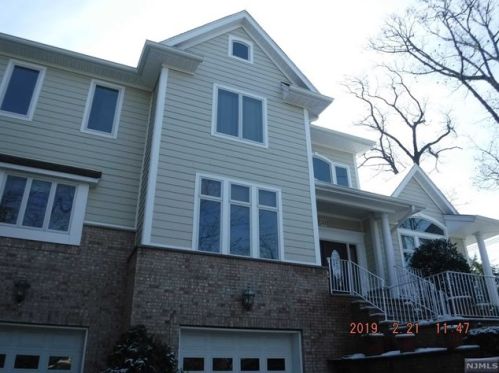 30 Magnolia Ave, Tenafly NJ  07670-2120 exterior