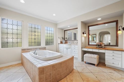 17 Buellton, Irvine CA 92602-2032 exterior