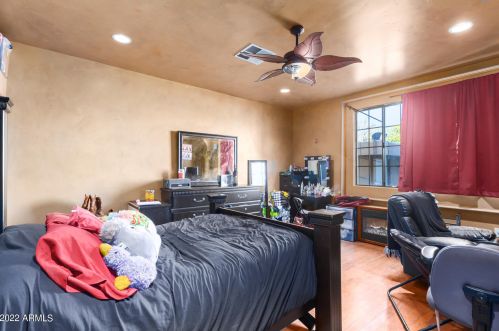 3319 61 St, Phoenix AZ 85033-4112 exterior