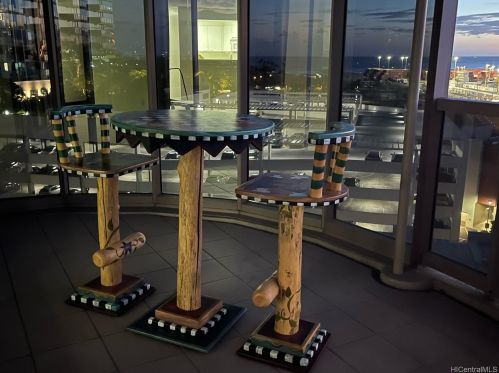 415 South St, Honolulu HI  96813-5052 exterior